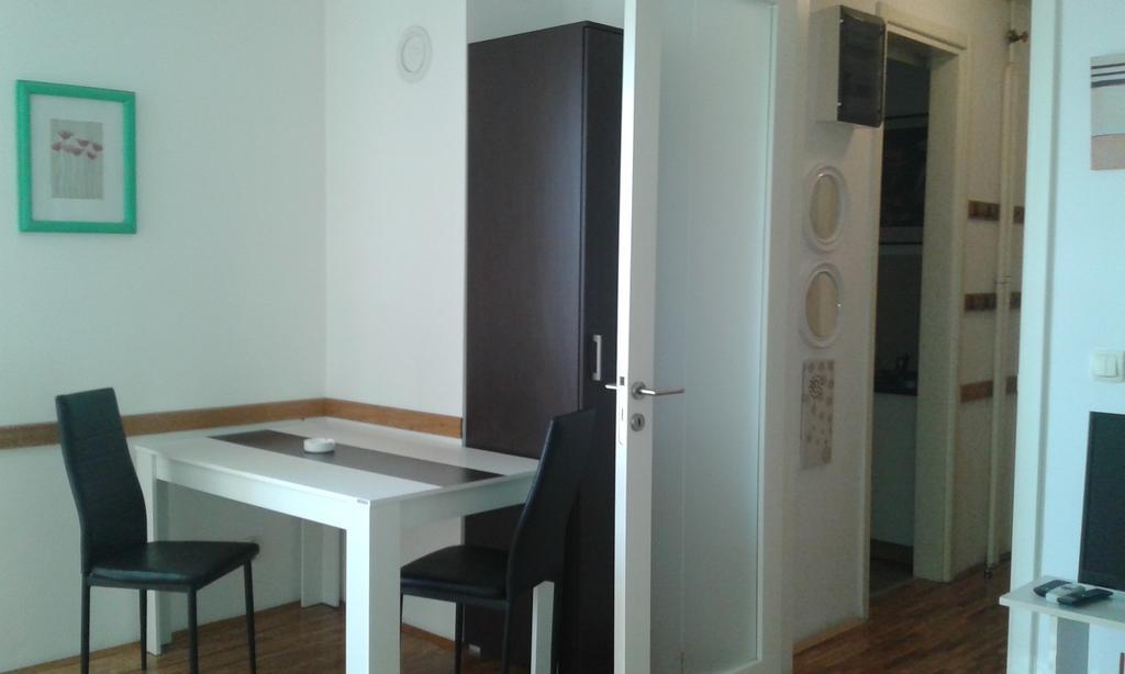 Apartments Belville Belgrado Habitación foto